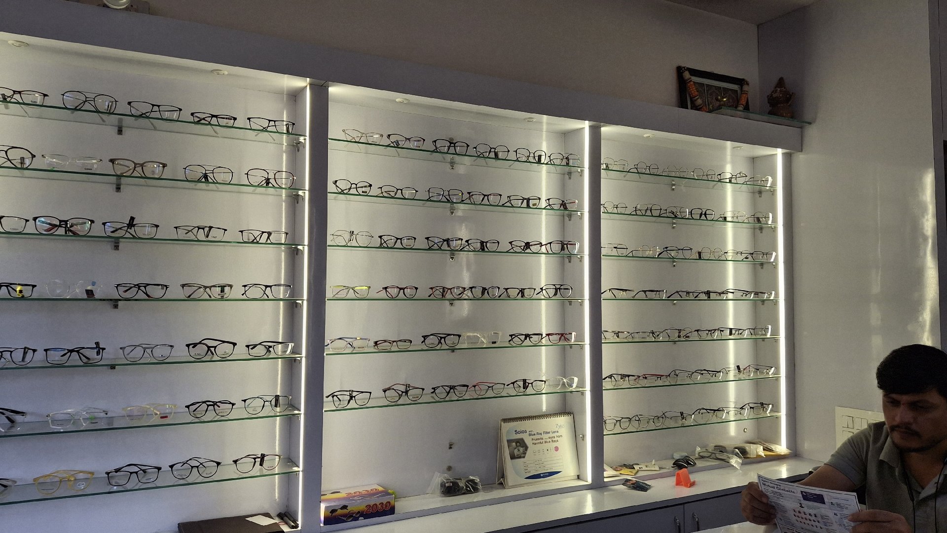 Srushti Opticals - Photo 5
