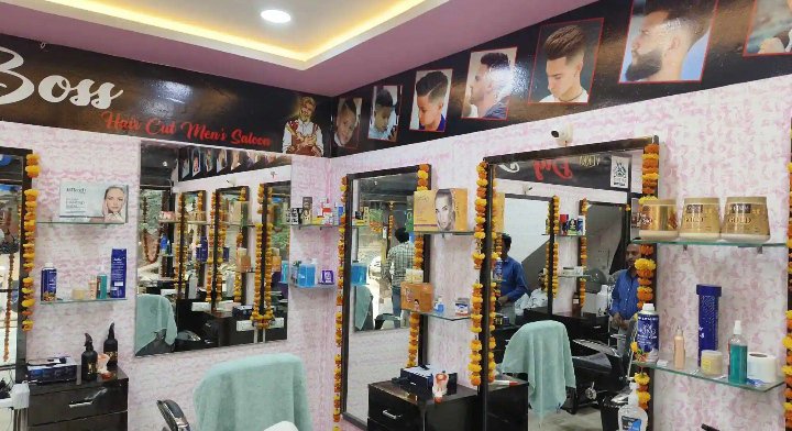 Very Big Boss Saloon - Photo 3