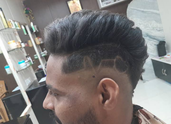 Sri Balaji Saloon - Photo 3