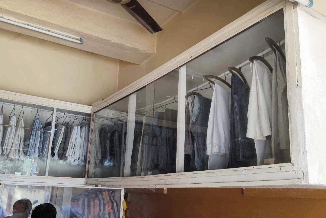 STAR LAUNDRYWASHING & IRONING - Photo 3