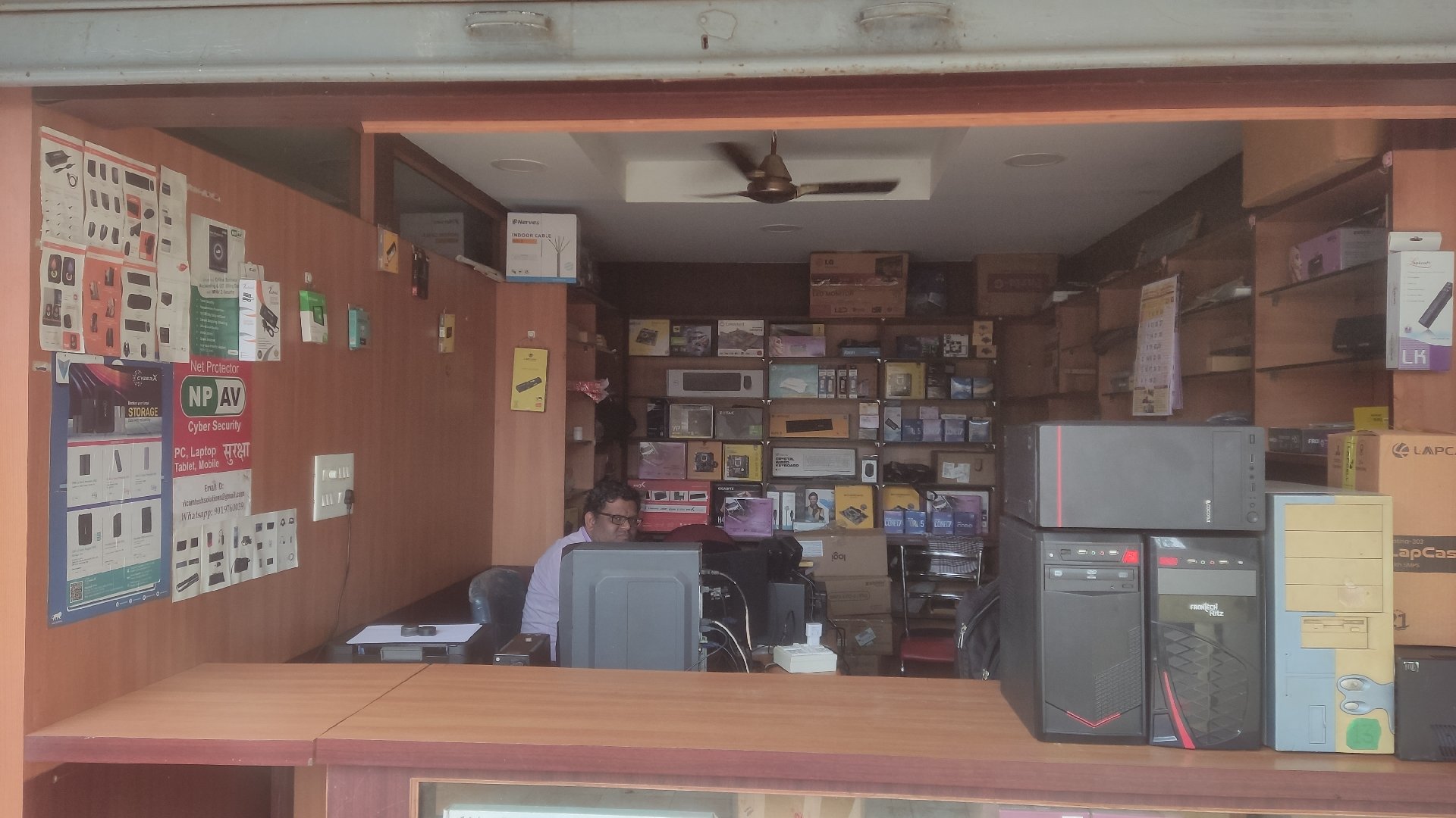 V I ComTech Solutions - Photo 3