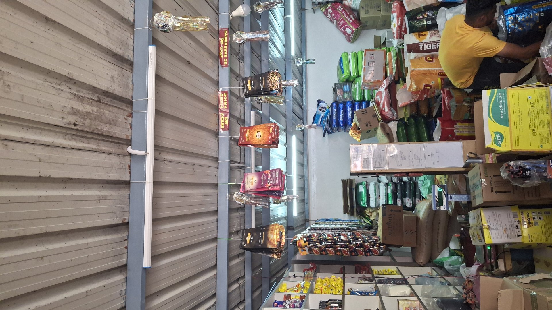 vinayak traders[wholesale] Kirani shop - Photo 3
