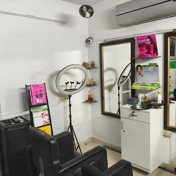 Reeva beauty salon - Photo 4