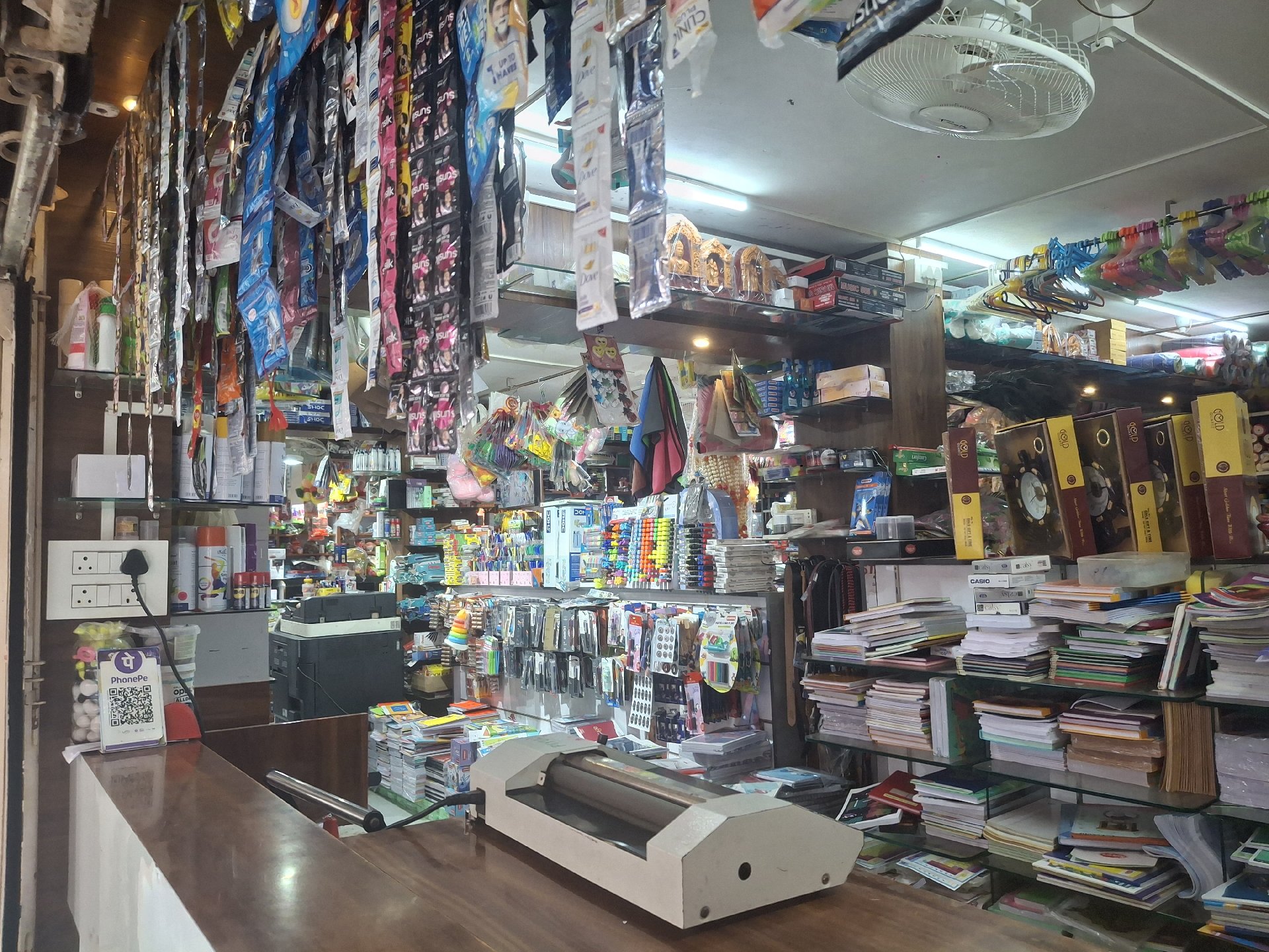 zoom computers and book and stationery - Photo 3